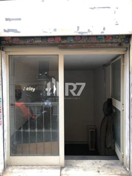 ROMA SAN GIOVANNI NEGOZIO IN VENDITA 1