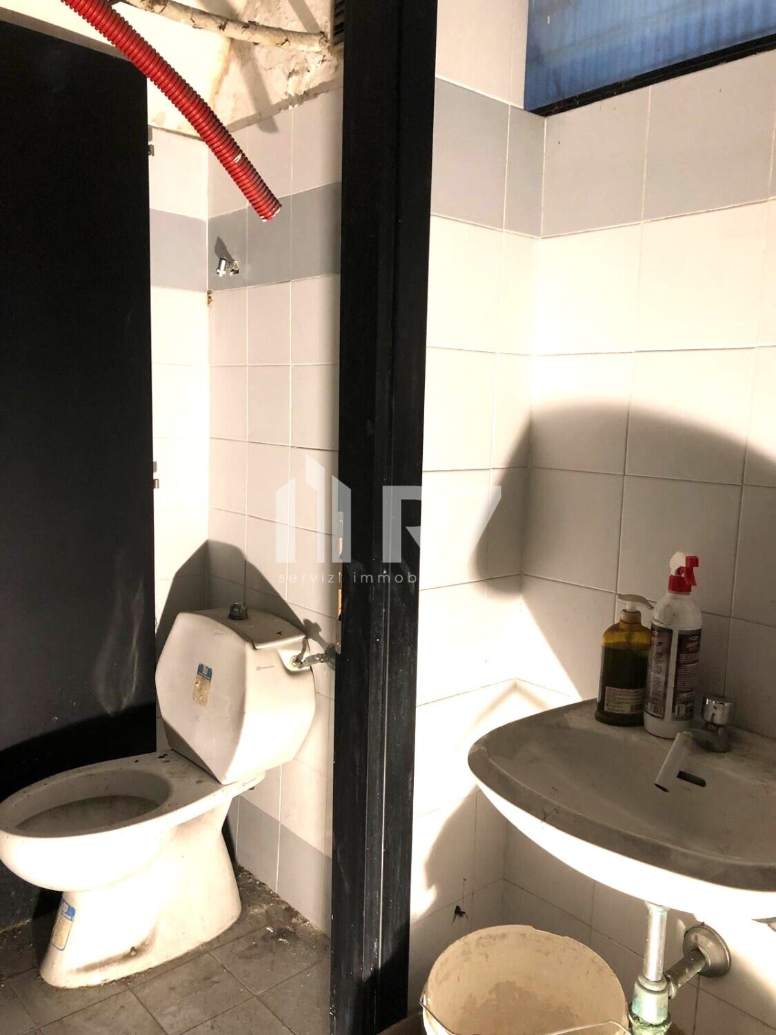 ROMA SAN GIOVANNI NEGOZIO IN VENDITA 24